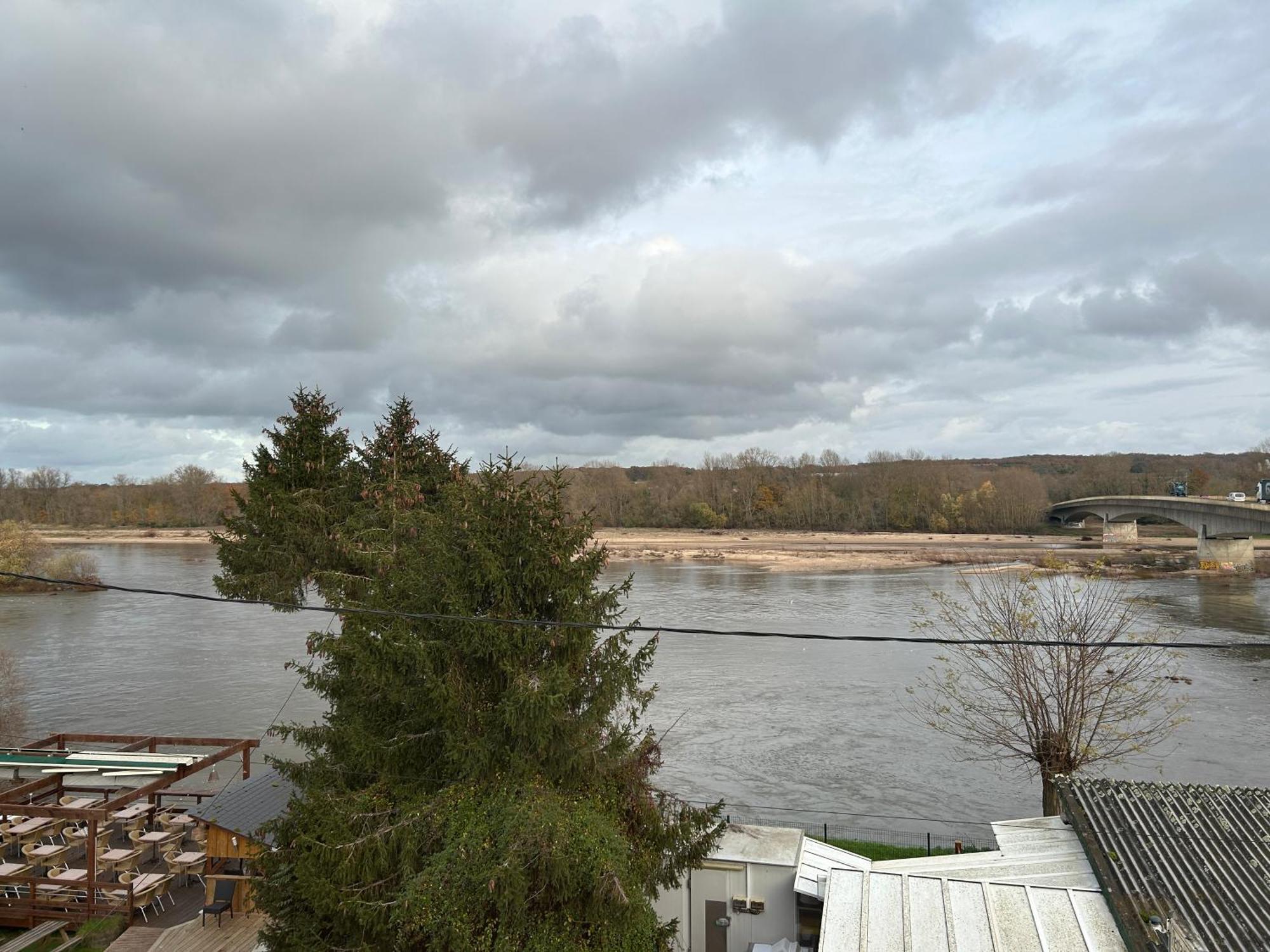 Hotel De La Loire Saint-Satur Esterno foto